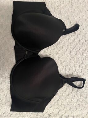 Seamless Black T-Shirt Bra - Everyday Support
